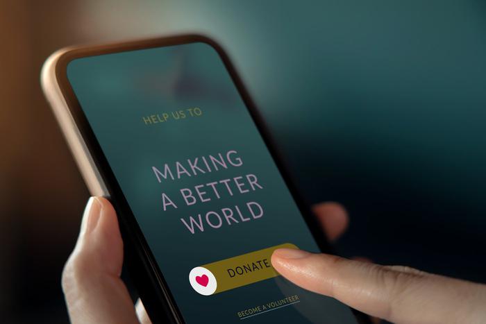 Сердобольные кошельки: россияне в 2022 году стали больше помогать страждущим