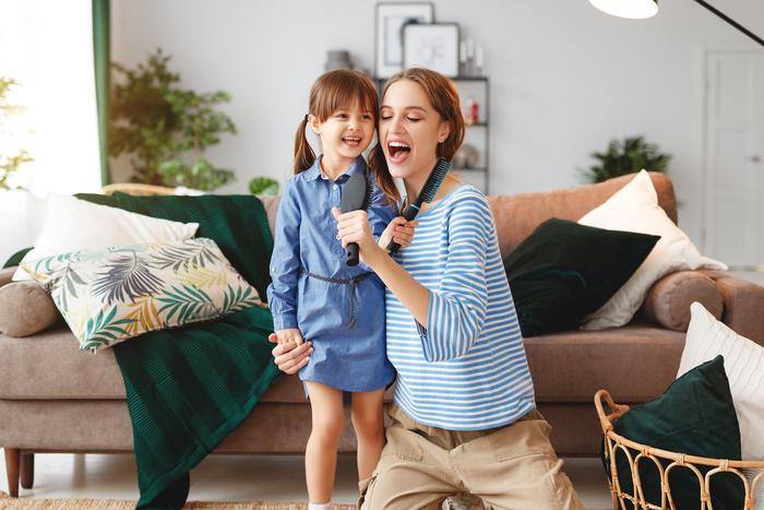 Нашли лучший способ наладить контакт с ребёнком. Он делает детей счастливыми и дарит ощущение безопасности