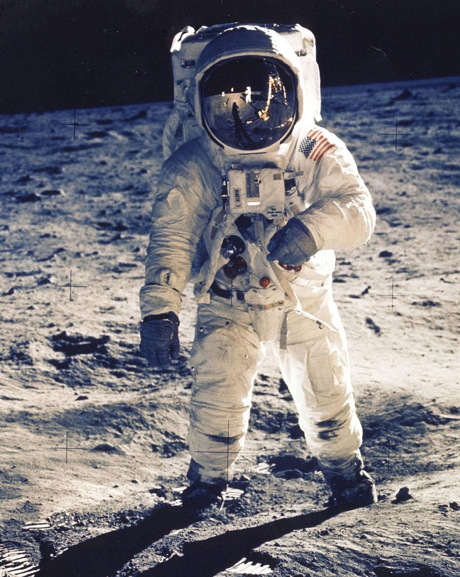 К 2030 году астронавты готовятся жить на Луне. Но реально ли это?