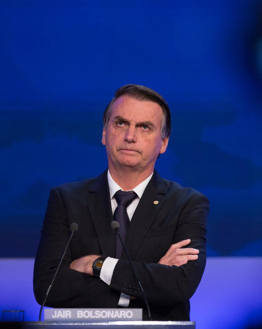 Президент Бразилии остался без штанов. И из-за заболевания перестал показываться на публике