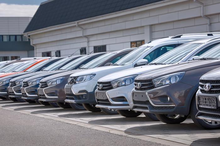 Берегись автомобиля: цены на авто стали кусаться на 45%