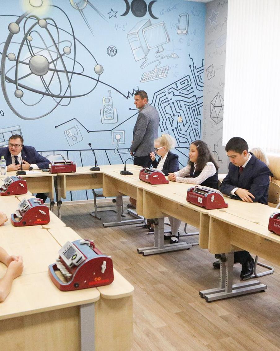 Делегация из Луганска посетила соцслужбы Москвы для обмена профессиональным опытом в рамках поддержки ЛНР