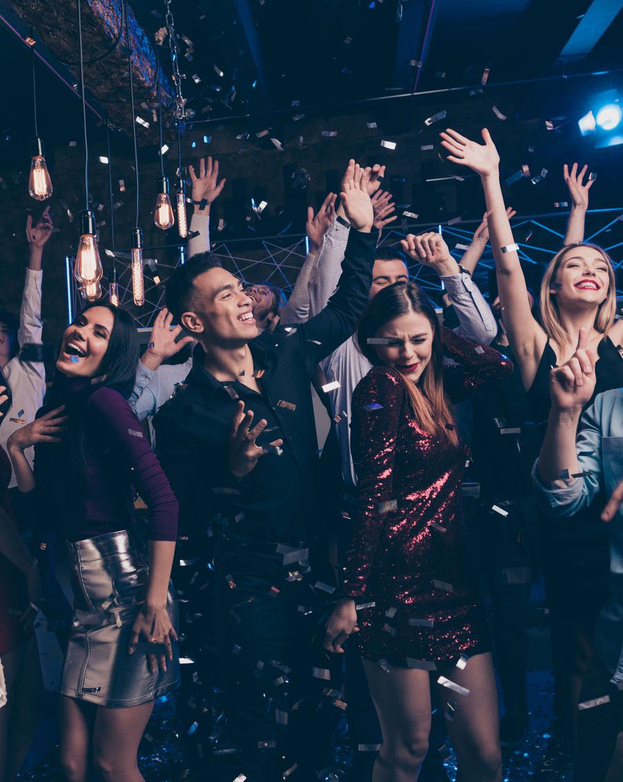 Время не то: больше половины россиян останутся без корпоративных праздников