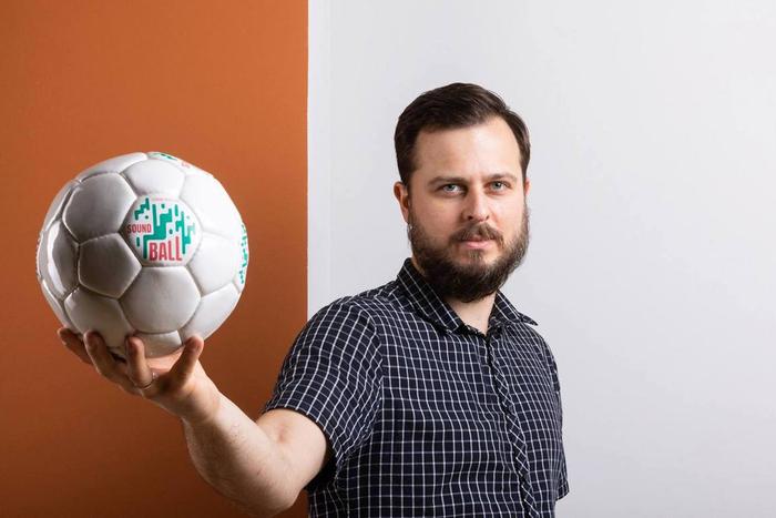 Для слепых футболистов сделали умный мяч – аналогов в мире нет