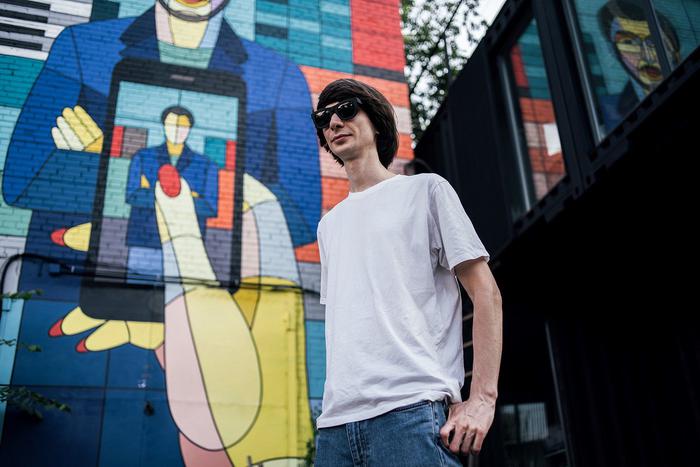 В город надо вглядываться – чтобы заметить неожиданный рисунок