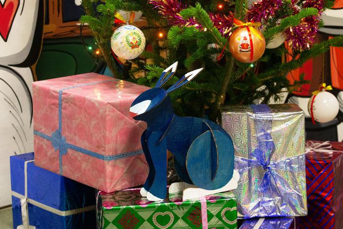 Готовимся к Новому году вместе с Metro. Делаем символ года из картона и украшаем дом