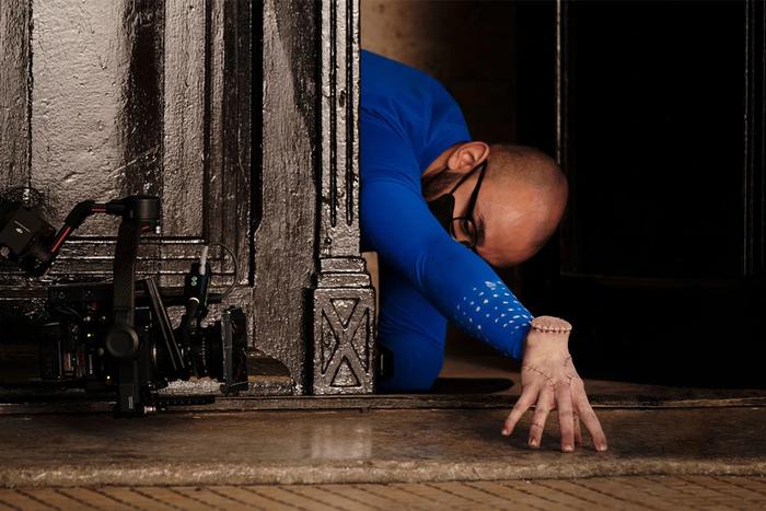 Откуда руки растут. Как менялась Вещь в разных экранизациях про семейку Аддамс