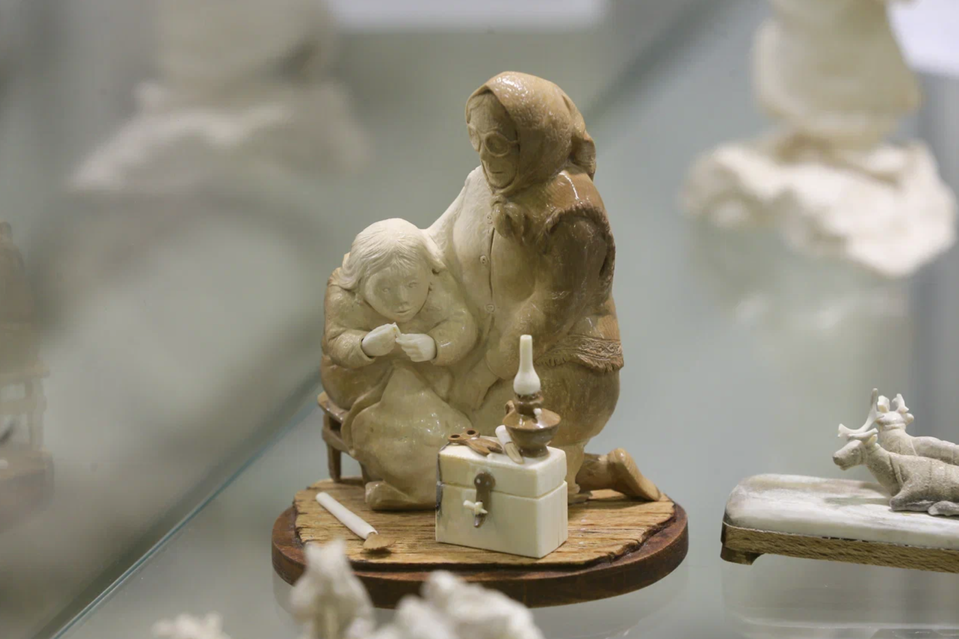 Работа Николая Киргизова из Дудинки "Бабушкины уроки". 