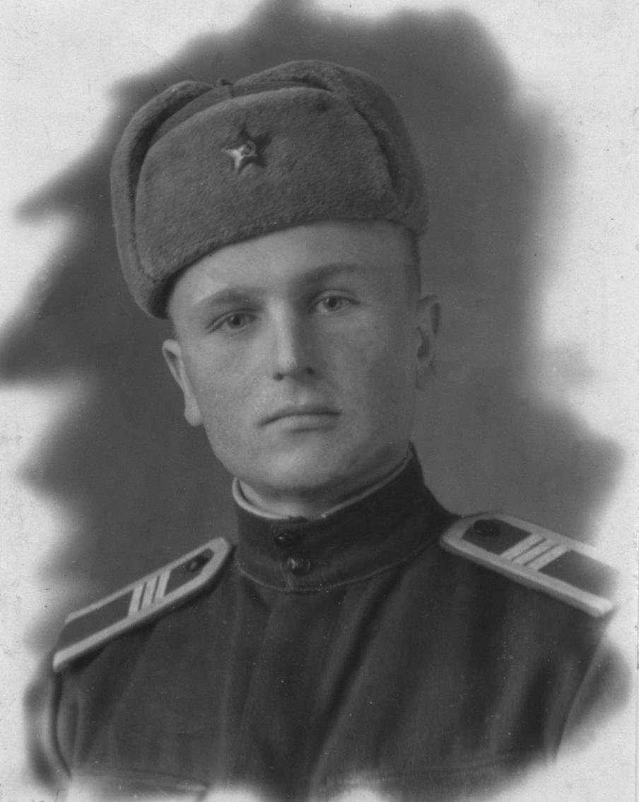 Полковник Михаил Горбов в молодости.