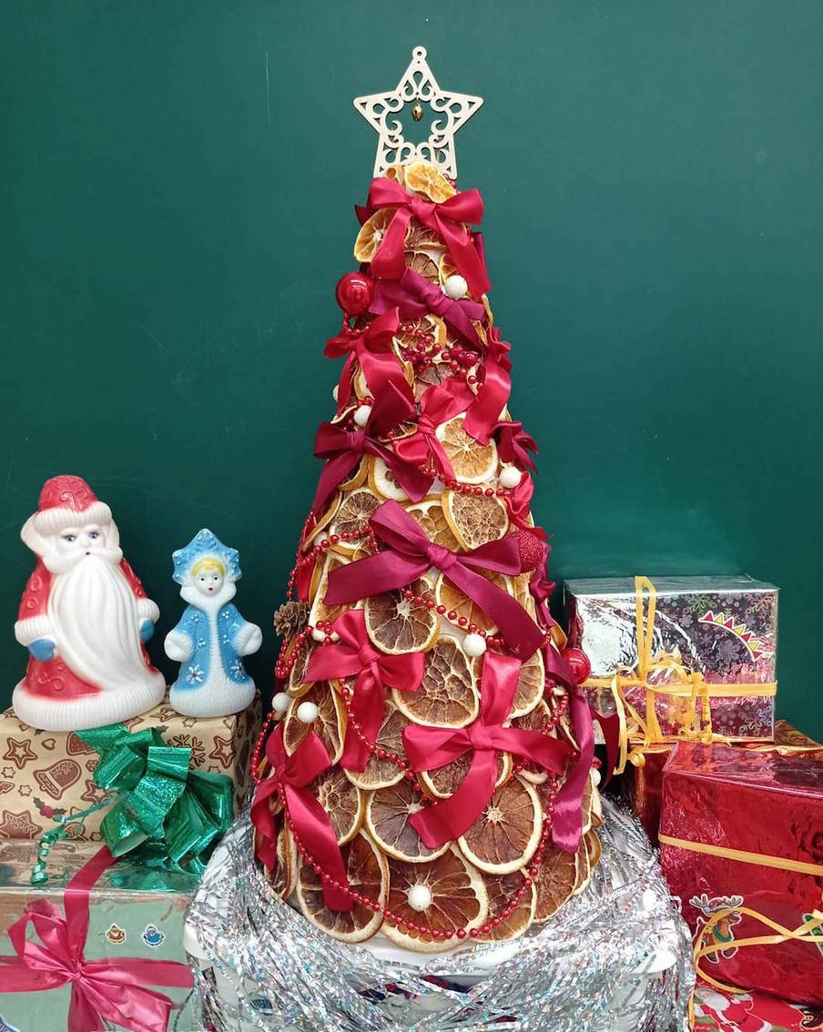 Апельсиновая ель Галины Прядкиной и Елены Чефрановой.