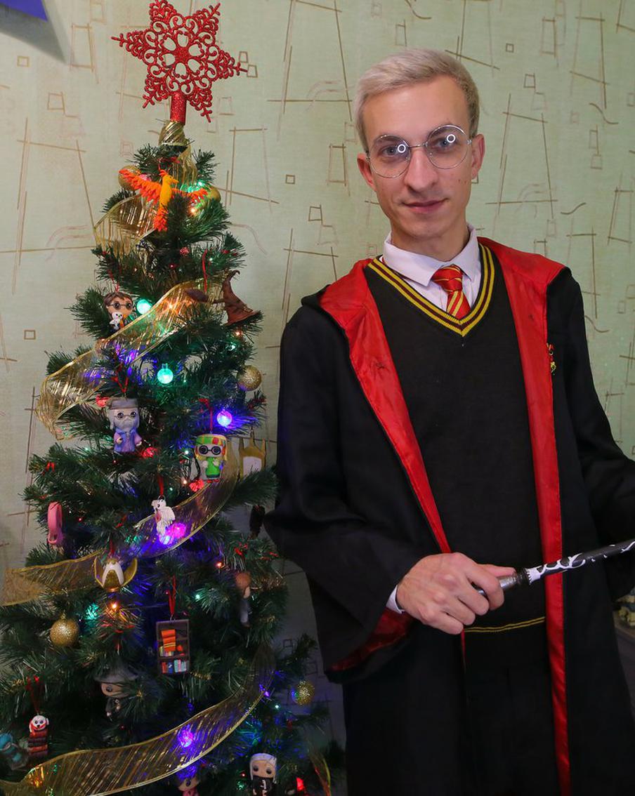 Как превратить московскую квартиру в Хогвартс. Музыкант собрал коллекцию атрибутов из саги о Гарри Поттере