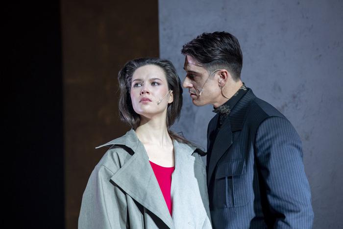 В Театре им. Моссовета поставили "БЕСприданницу". На классику посягнул художественный руководитель Евгений Марчелли