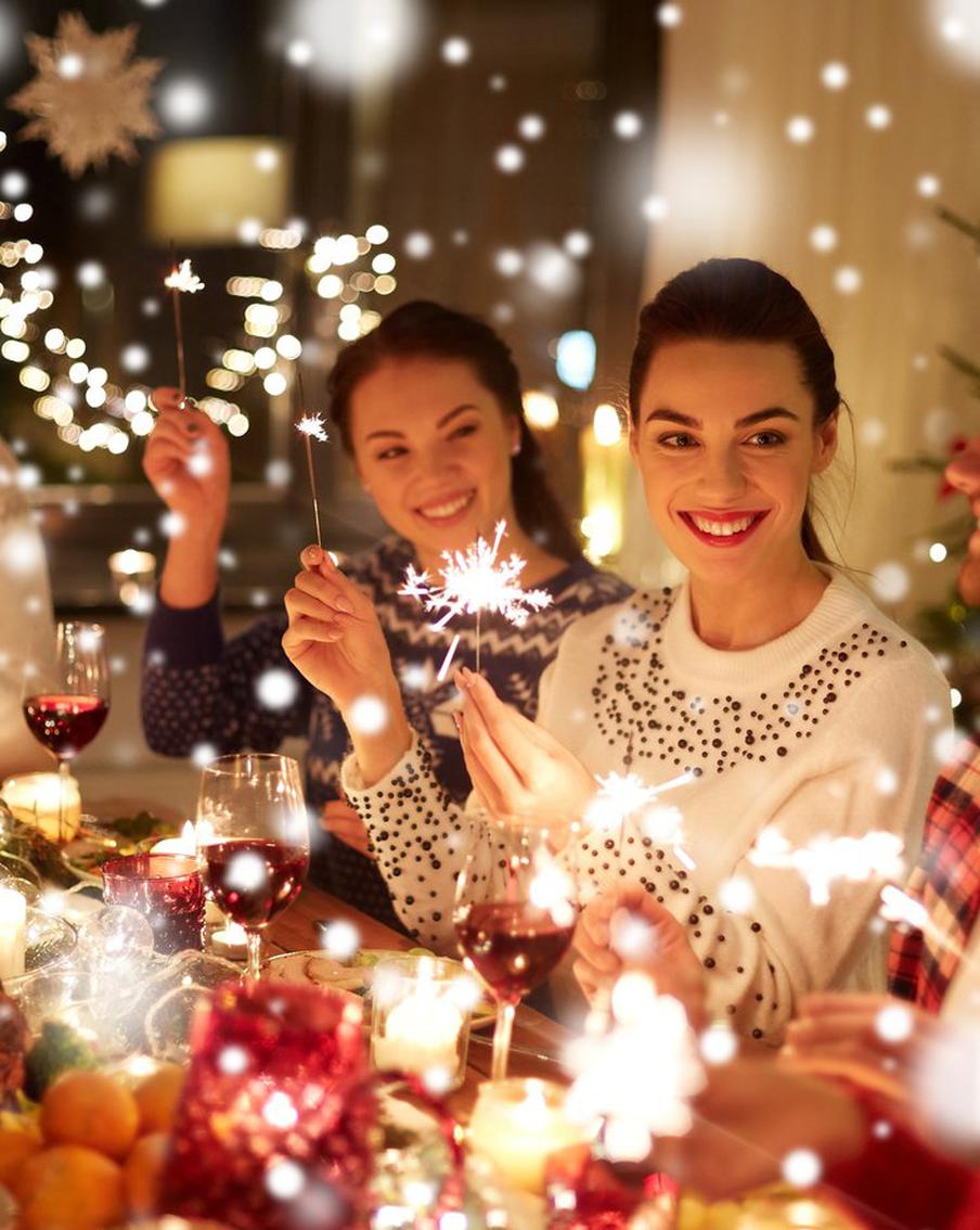 Эти новогодние напитки украсят ваш традиционный стол, принеся с собой радость и взрослым, и детям.