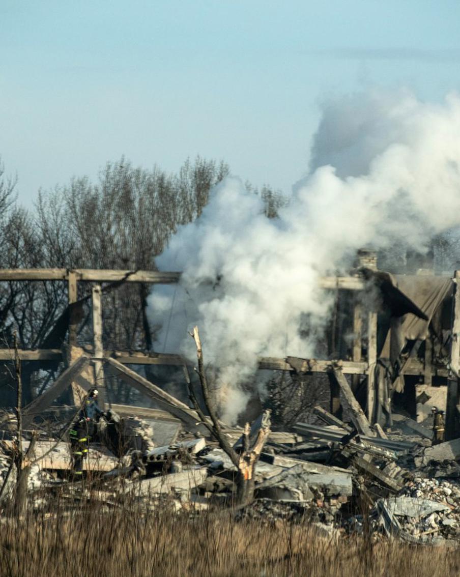 Путин поручил Шойгу временно прекратить огонь: хроника очередного дня украинского кризиса