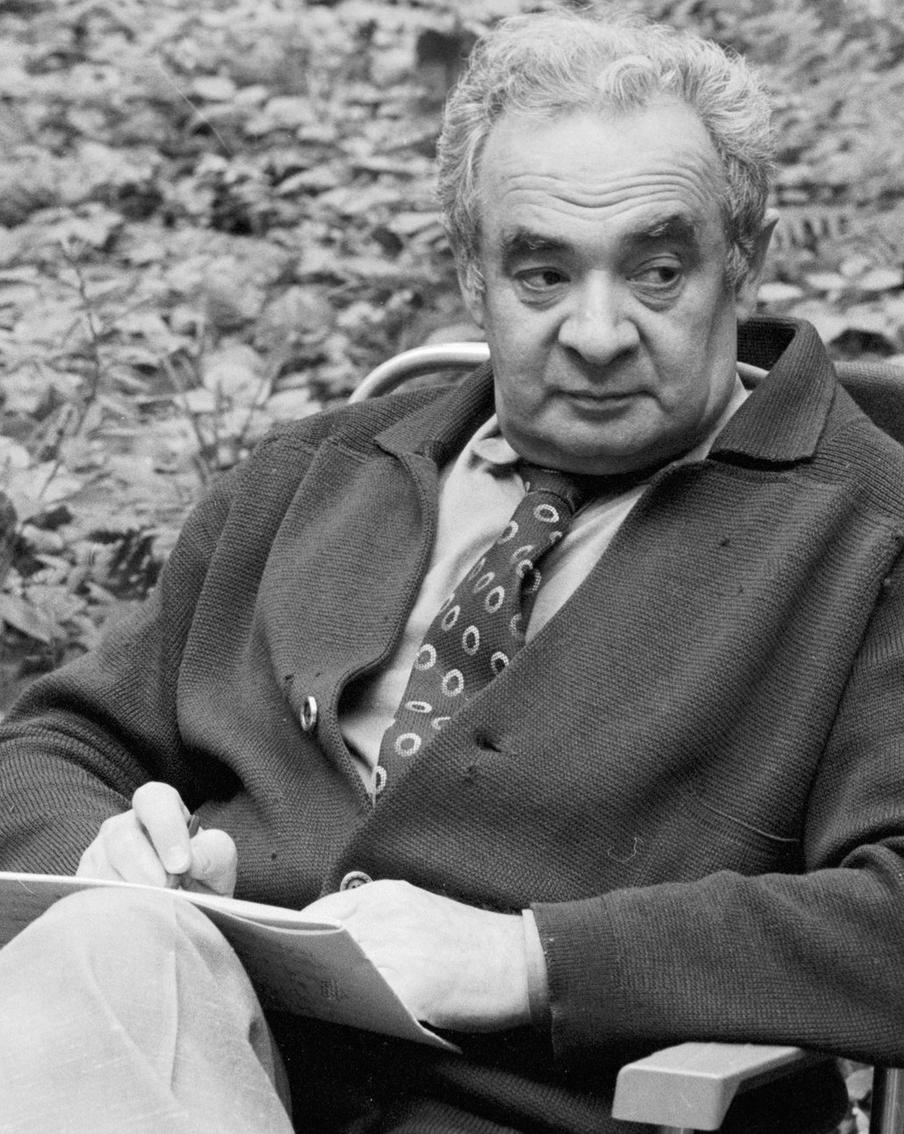 Его песни критиковали, но пели все – даже Гагарин в космосе