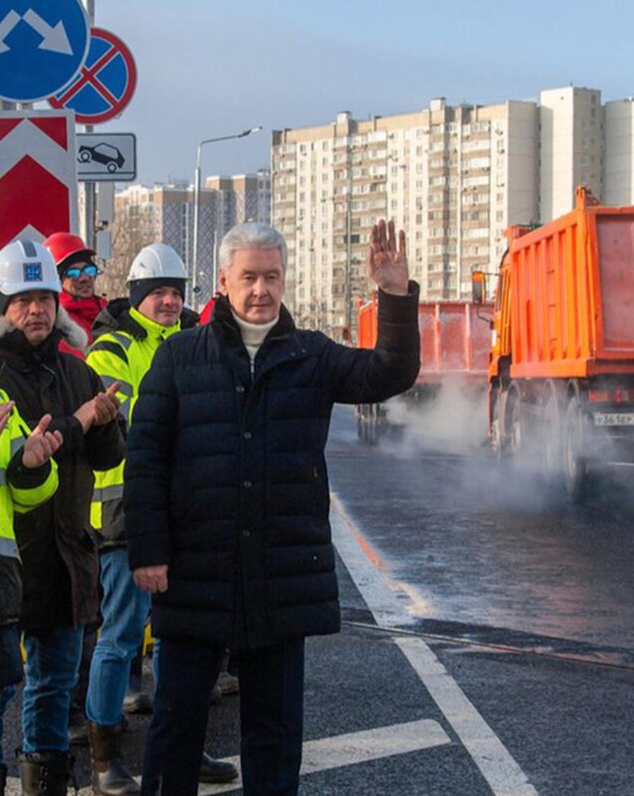 Завершена реконструкция Старорублёвского путепровода: мэр Москвы рассказал о строительстве дорог в столице