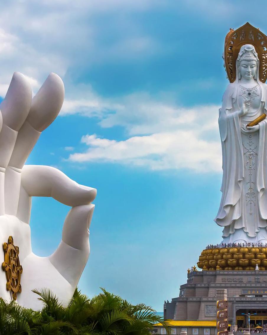 Китай открывает границу для туристов, но без визы её пересечь невозможно