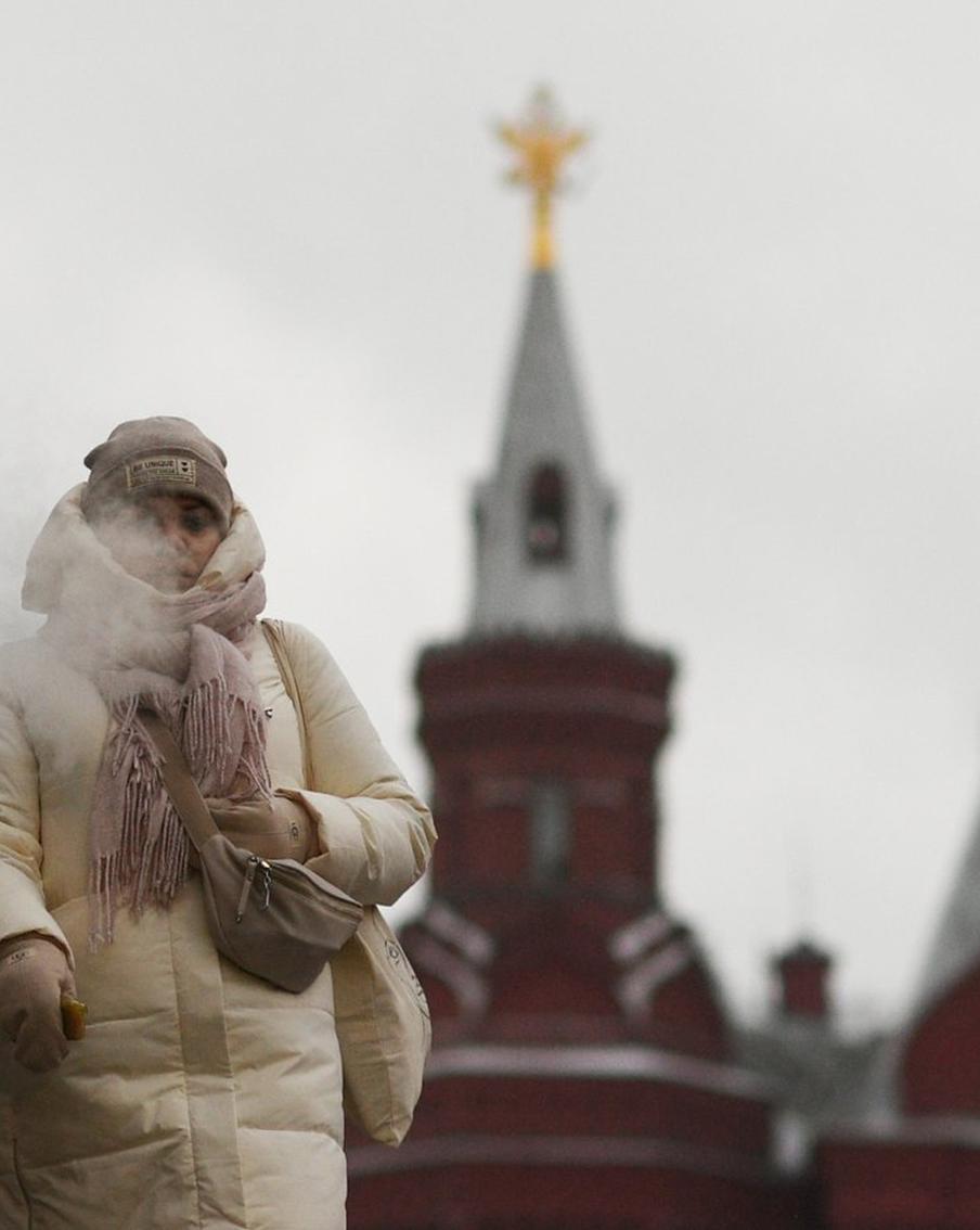 Люди грелись на вокзалах, а голуби – в метро. Как Москва пережила рекордные морозы