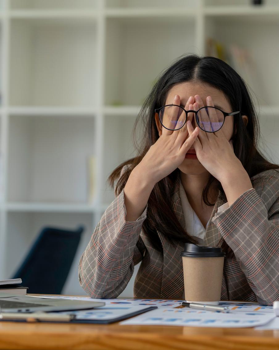 За несколько дней до заражения вирусом когнитивные способности снижены. Нервная и иммунная системы взаимосвязаны, а регулирует всё мозг
