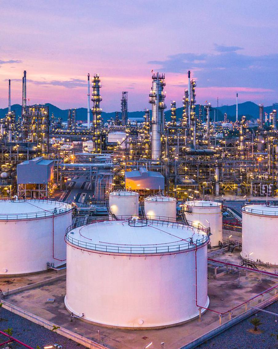 Тушить огонь бензином: США и ЕС хотят ввести новые санкции против России