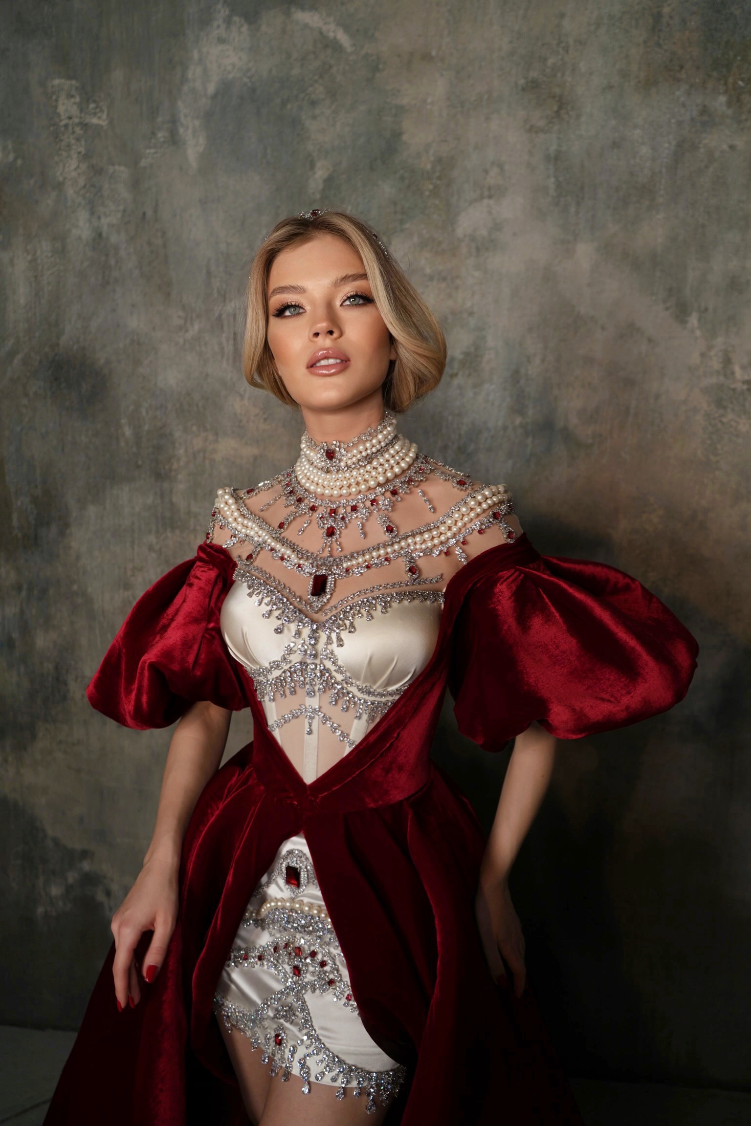 Грозная богиня и золотая птица: 10 лучших национальных костюмов конкурса Мисс Вселенная