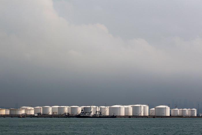 Смешать, но не взбалтывать: Сингапур нашёл способ обойти санкции Запада против России