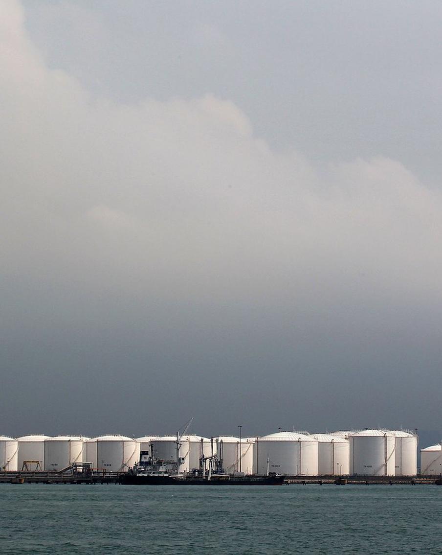 Смешать, но не взбалтывать: Сингапур нашёл способ обойти санкции Запада против России