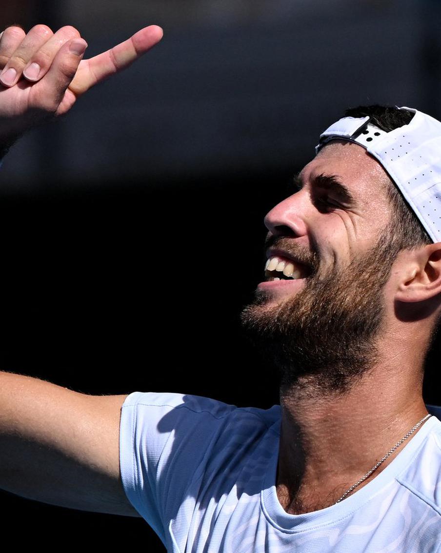 Медведев снова огорчает, Хачанов творит историю: на Australian Open почти не осталось наших