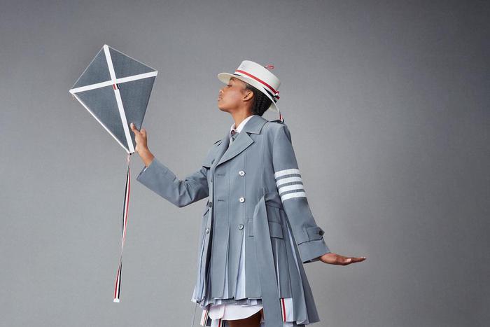 Дизайнер Thom Browne выиграл суд у adidas на использование полосок, а Giorgio Armani — у владелицы российского бренда