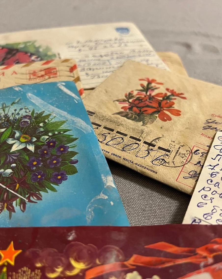 Дорогая Галя! С праздником Великого Октября!