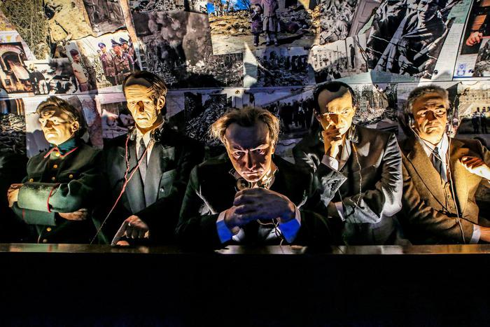 У "Поезда Победы" появился новый вагон со скамьёй подсудимых