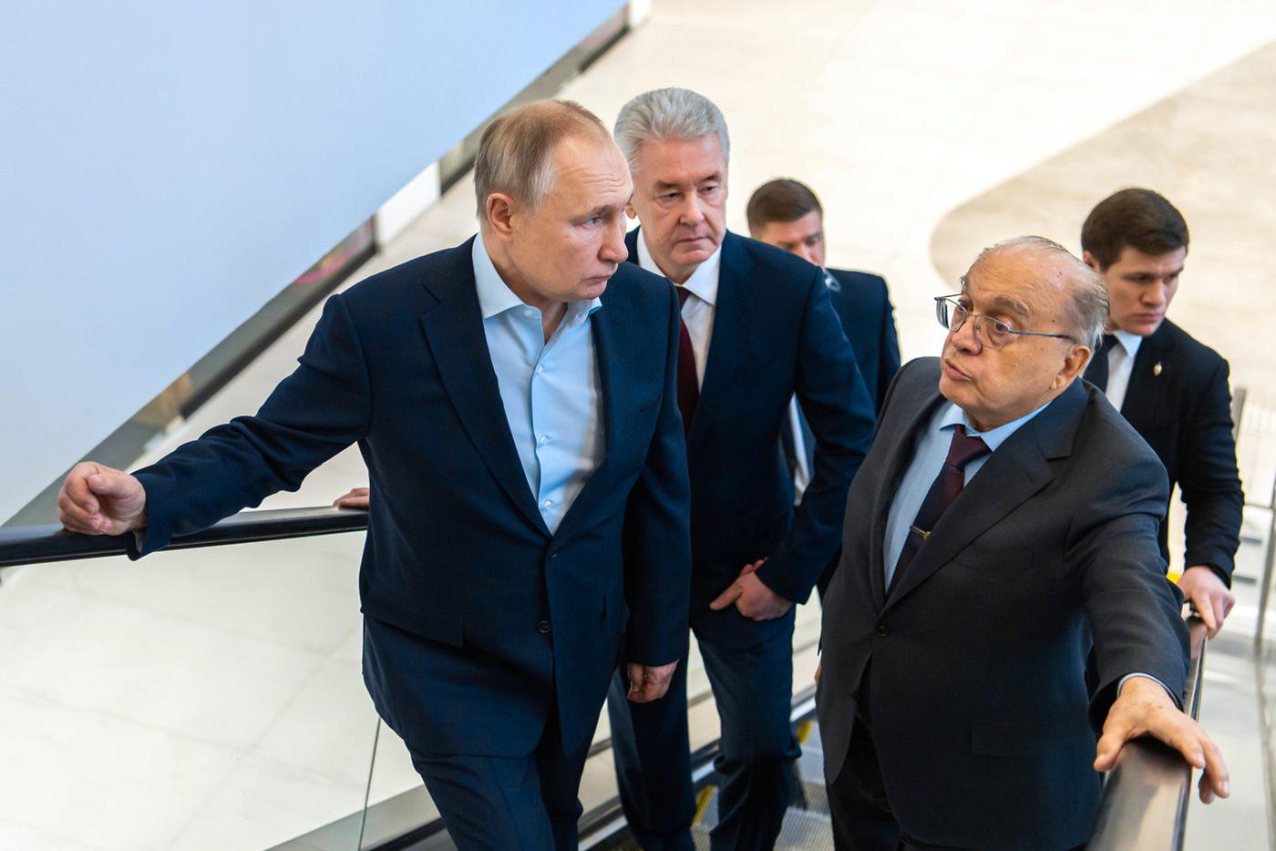 Путин отметил вклад мэра Москвы в проект инновационного кластера МГУ