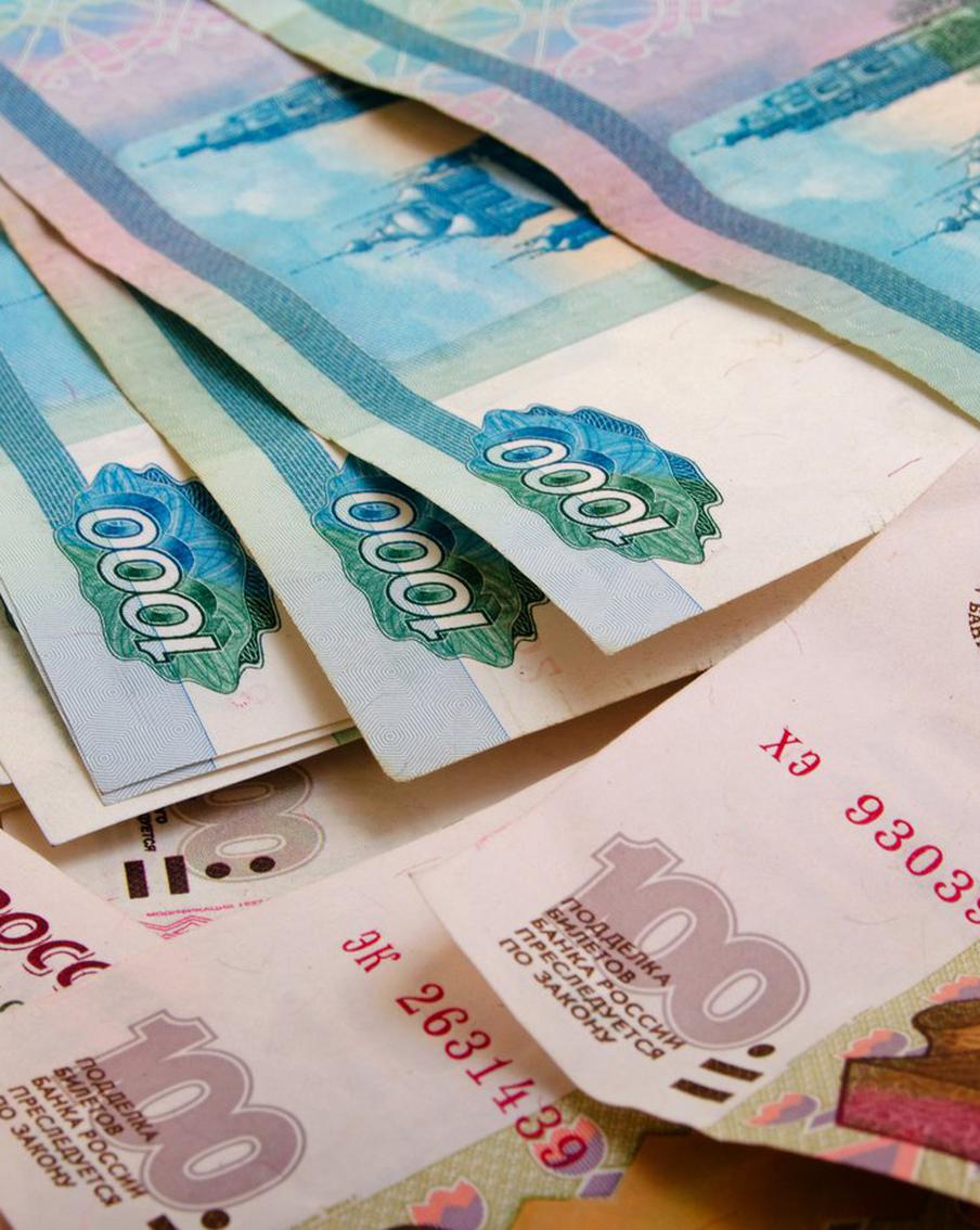 "Аж глаза на лоб полезли": почему в начале 2023 года аванс оказался меньше у всех россиян