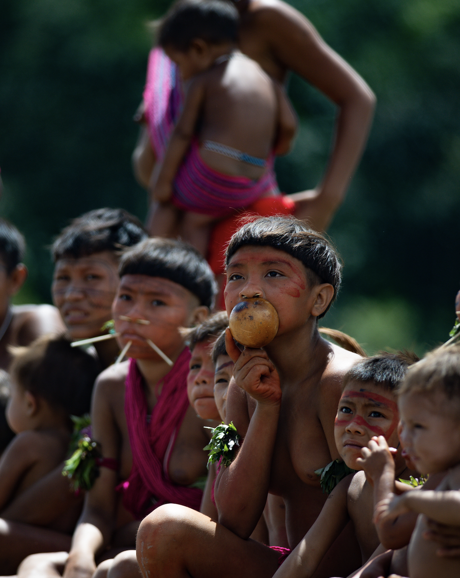 Президент Бразилии обвинил бывшего соперника по выборам в отвратительном отношении к индейцам Амазонки