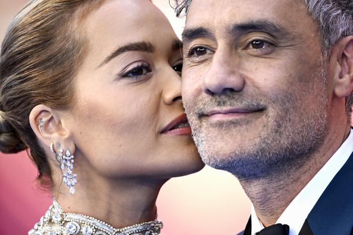 Уилл Смит любит доминировать, а принц Монако целуется из вежливости: о чём могут рассказать разные типы поцелуев