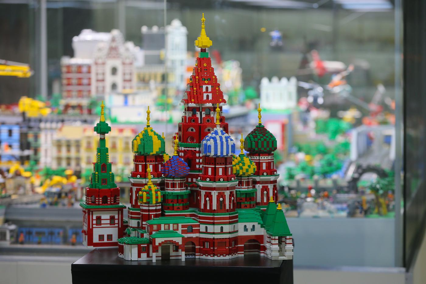 Храм Василия Блаженного Lego спроектировали и сделали на своём заводе специально для музея, получилась «самоделка» в единственном экземпляре