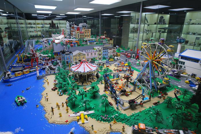 Любовь к кубикам может стать призванием. Metro стало гостем необычного музея, созданного фанатом конструктора лего