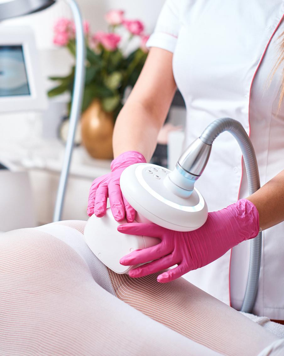 Сезон купальников всё ближе: как косметология помогает избавиться от целлюлита