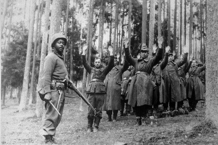 Афроамериканец стал супергероем Второй мировой войны, но из-за цвета кожи ему не дали награду – он получил её посмертно