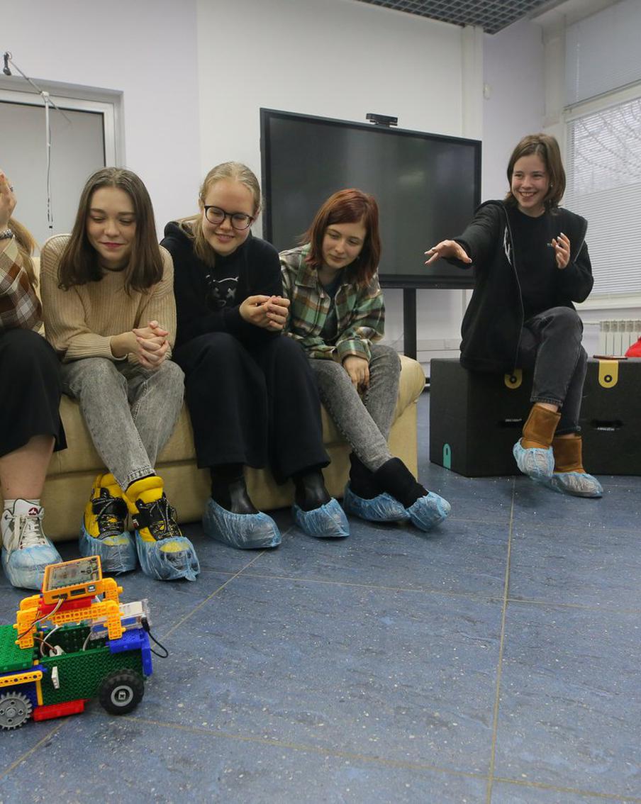 Не так страшен психолог, как его малюют: в Москве открылся психологический "шоурум" для школьников