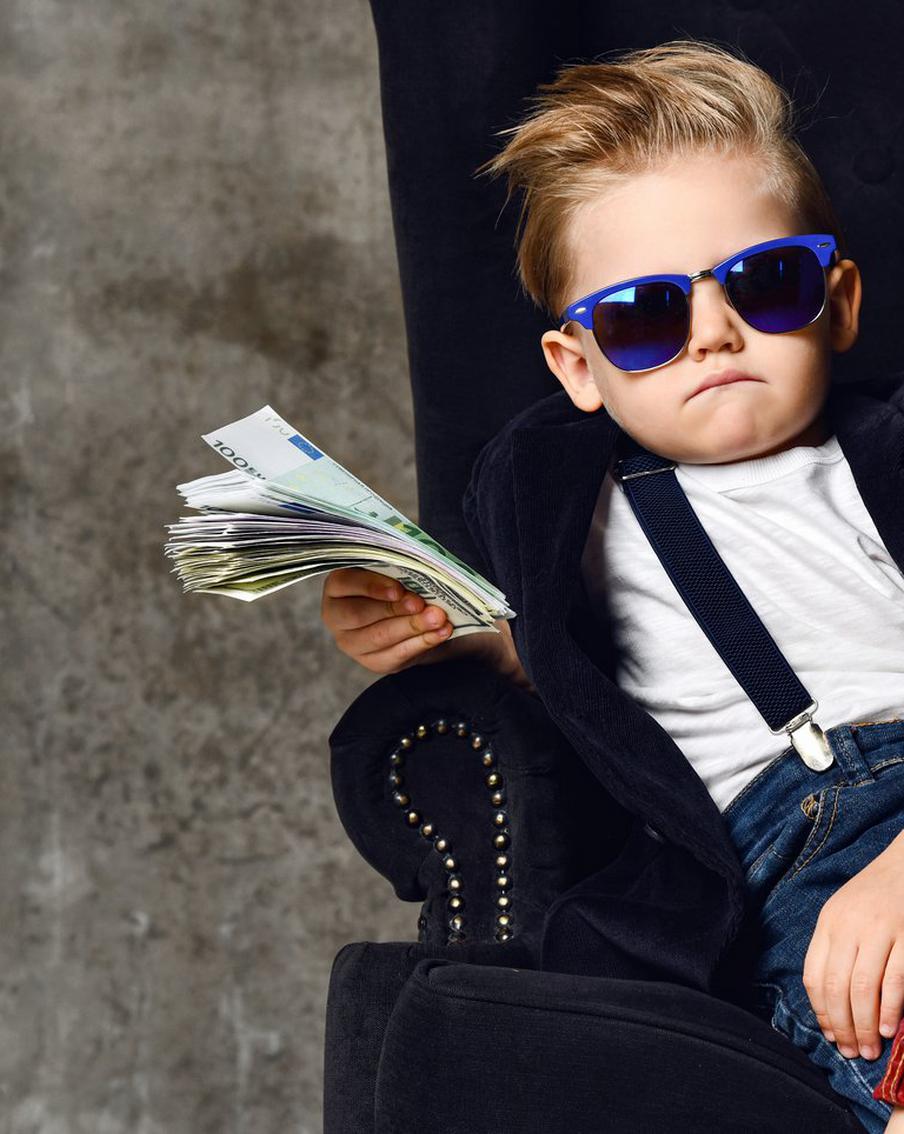 Деньги должны быть не только у взрослых. Детям умение разбираться в финансовых вопросах поможет стать увереннее