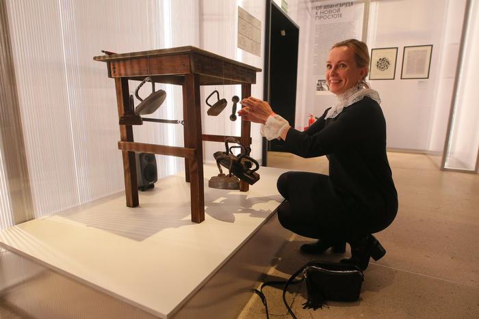 А вы ноктюрн сыграть смогли бы на ржавых утюгах? В Москве открылась масштабная выставка в честь столетия СССР