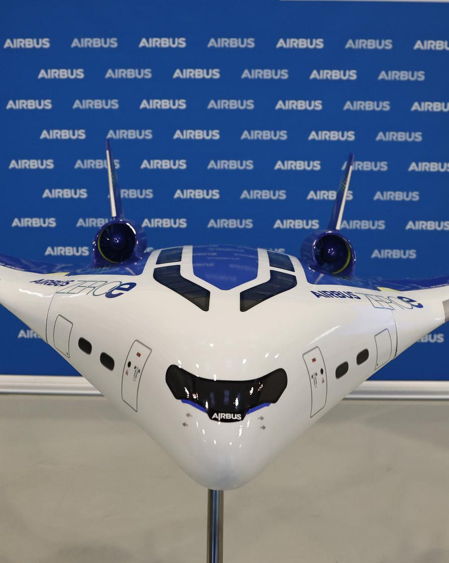 Беспилотные системы заменят людей: ведущие авиаконцерны тестируют новые технологии