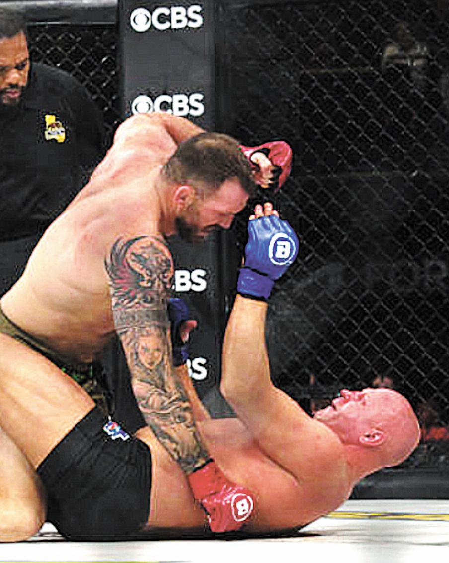 Емельяненко уходит побеждённым: Фёдор без шансов проиграл Райану Бейдеру