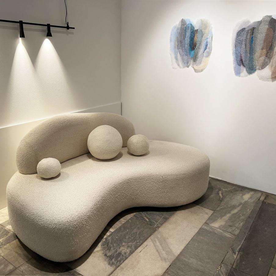 Диван "Ваби сенд сит" авторства Михаила Росада.