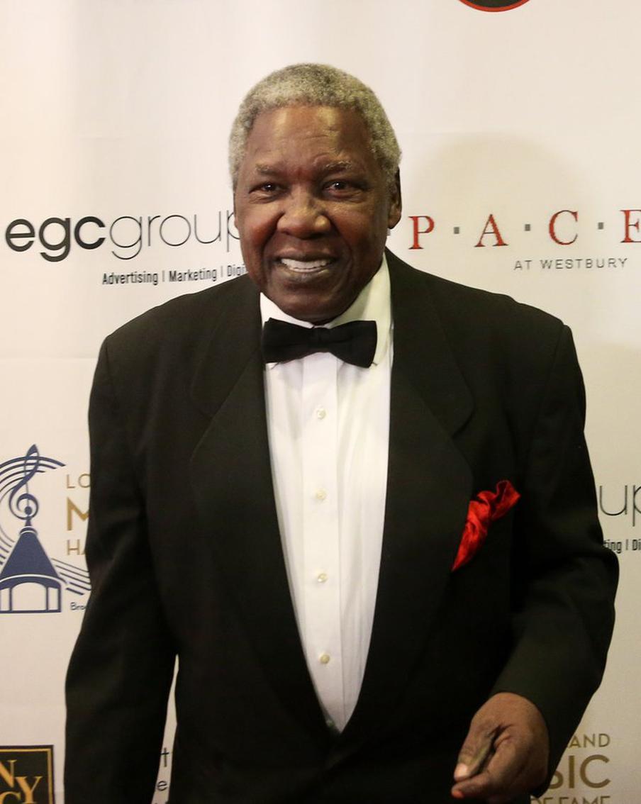 Культовый американский исполнитель Чарли Томас скончался в возрасте 85 лет