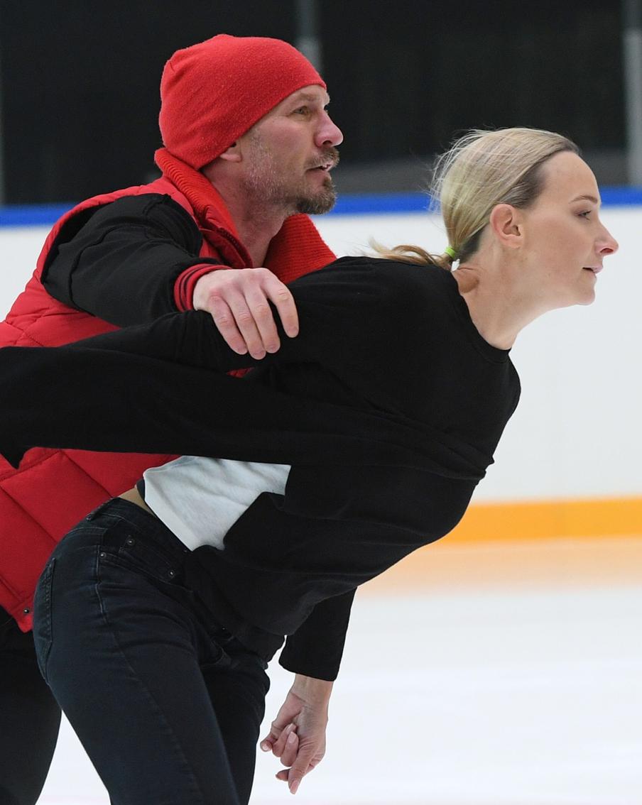 "Только живи": жена фигуриста Костомарова поддержала его после сложнейшей операции