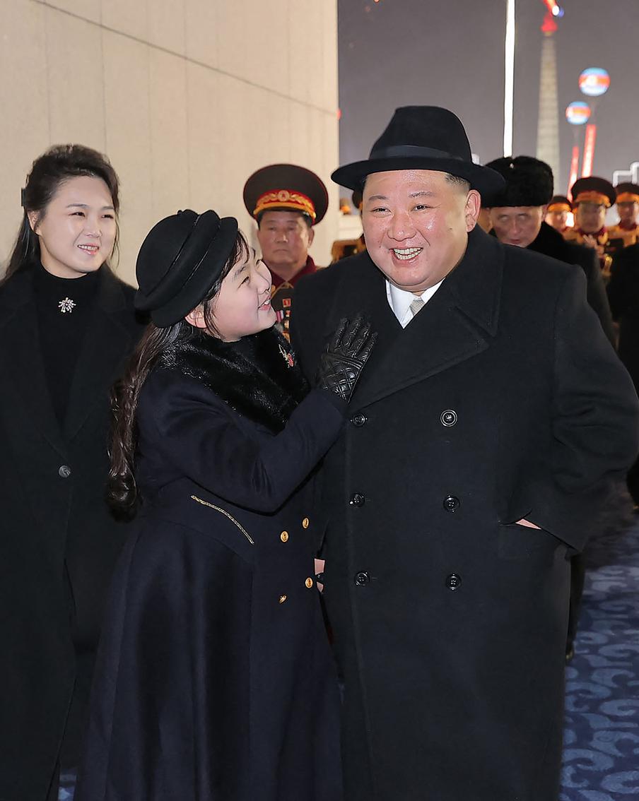 В КНДР прошёл парад в честь 75-летия основания Корейской народной армии