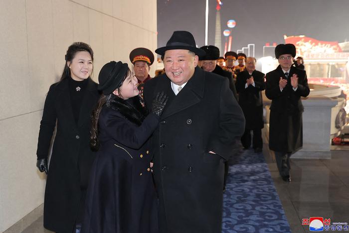 В КНДР прошёл парад в честь 75-летия основания Корейской народной армии