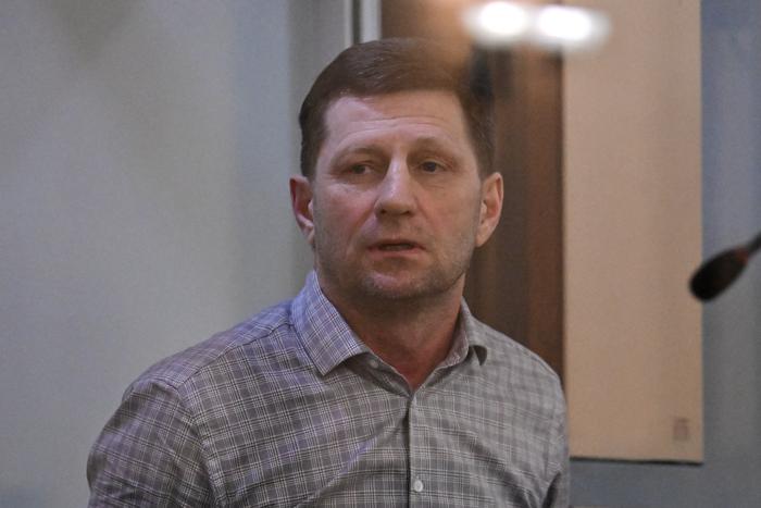 Экс-губернатора Фургала отправили в колонию: суд огласил приговор